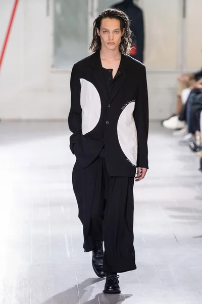 Look 38